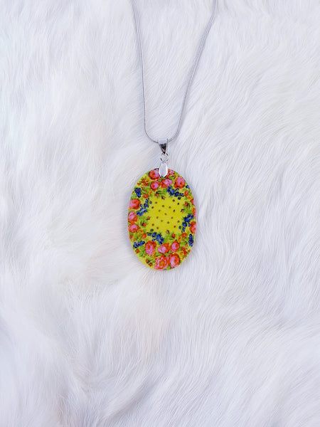 Kokom Large Oval Pendant Necklace